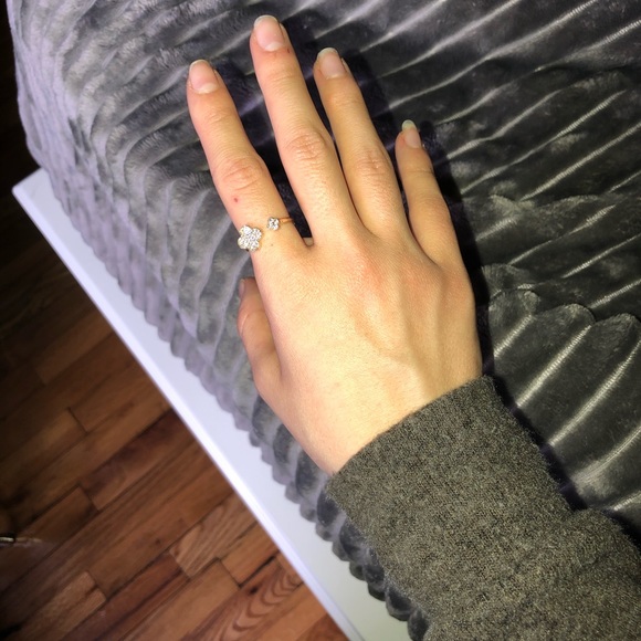 Ring - Picture 2 of 5